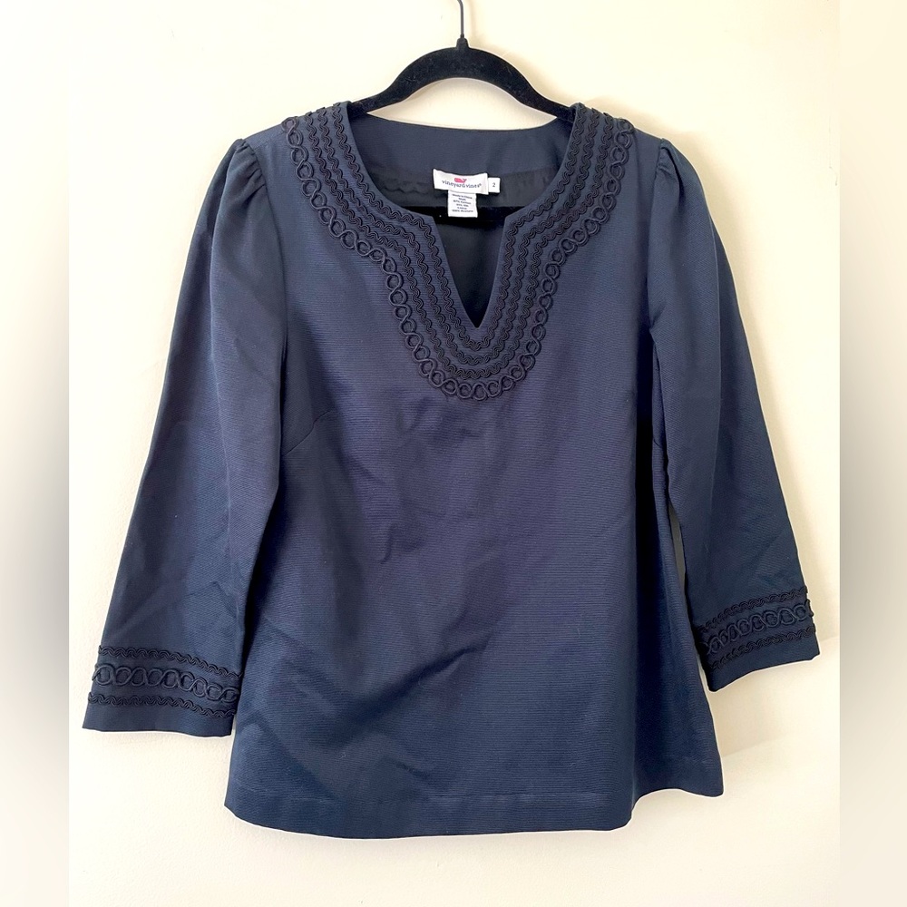 Vineyard Vines Detailed V-Neck Blouse